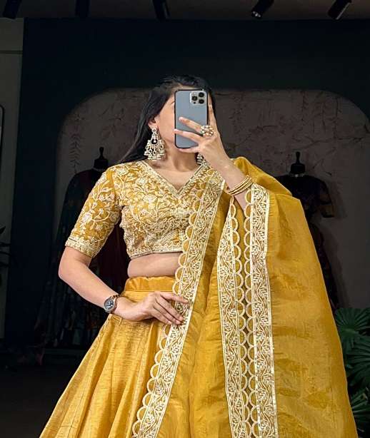 INDIAN DESIGNER BOLLYWOOD PARTY WEAR SILK LEHENGA CHOLI LNB 1424 1443