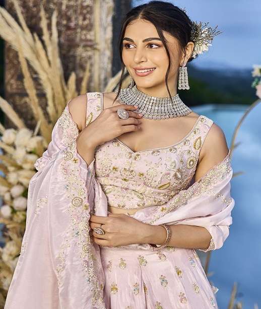 INDIAN DESIGNER BOLLYWOOD WEDDING PARTY WEAR HEAVY TISSUE SILK LEHENGA CHOLI NT 6186 COLOR