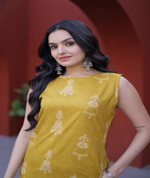 DESIGNER WEAR PRINTED READYMADE COTTON SUMMER SPECIAL SLEEVELESS KURTI KU 1251 COLOR