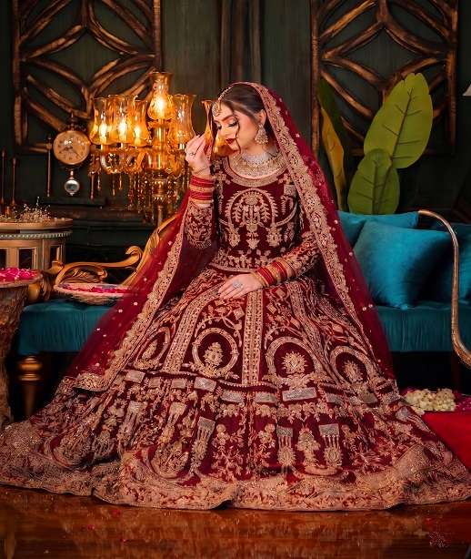 DESIGNER FANCY WEDDING PARTY WEAR INDIAN VELVET BRIDAL LEHENGA CHOLI WITH DUPATTA SENHORA KB 1094 COLOR