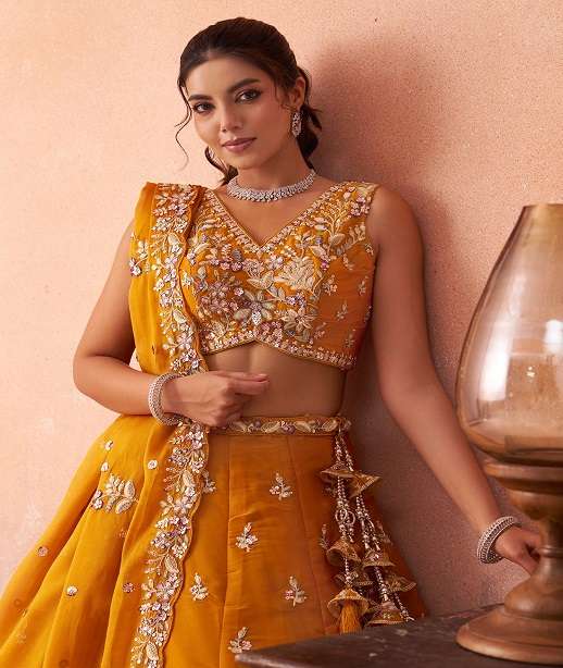 DESIGNER BOLLYWOOD BRIDAL WEDDING PARTY WEAR TISSUE SILK LEHENGA CHOLI SENHORA NT 6300 COLOR