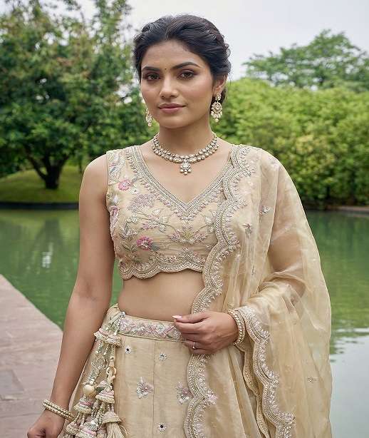 DESIGNER BOLLYWOOD BRIDAL WEDDING PARTY WEAR TISSUE SILK LEHENGA CHOLI BEADS WORK SENHORA NT 6310 COLOR