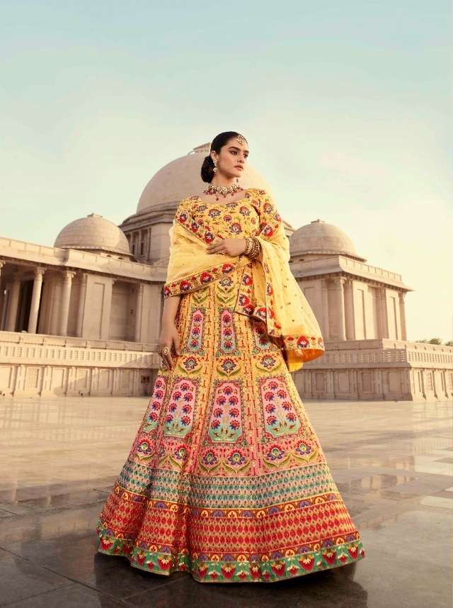 PREMIUM DESIGNER FANCY WEDDING PARTY WEAR EXCLUSIVE SILK LEHENGA CHOLI KF VEENA 2033