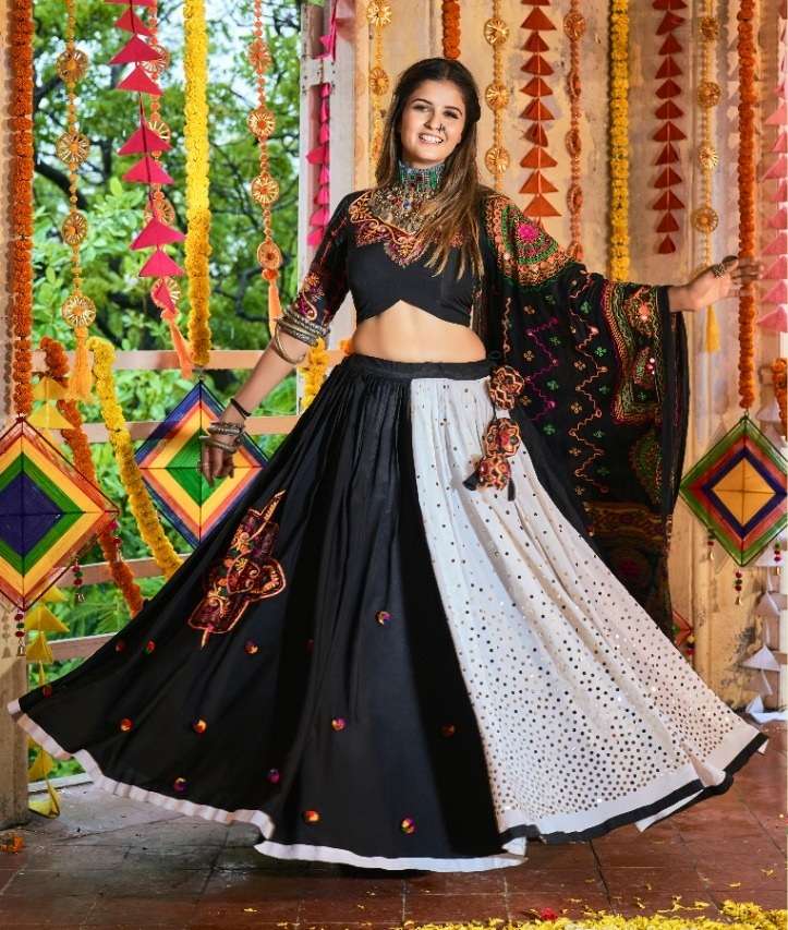 DESIGNER FANCY NAVRATRI SPECIAL GAMTHI LEHENGA CHOLI IN COTTON VIWAH FASHION 2115