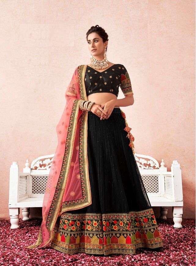 DESIGNER WEDDING BRIDAL PARTY WEAR LEHENGA CHOLI IN HEAVY NET ANANTESH SM 1005