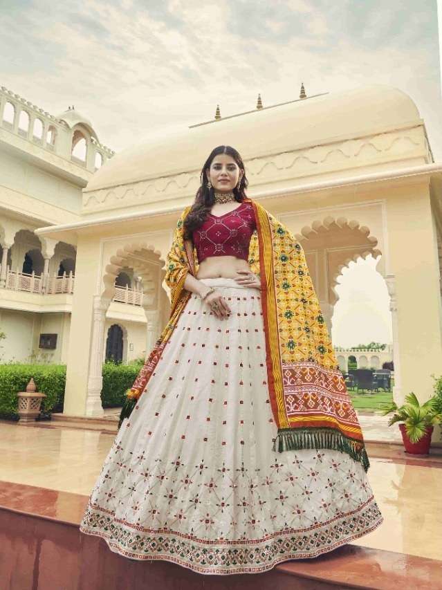 DESIGNER FANCY WEDDING BRIDAL WEAR HEAVY SILK LEHENGA CHOLI BRIDESMAID 2198