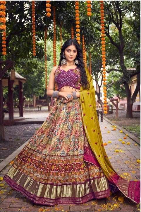 DESIGNER FANCY NEW TRENDY BRIDAL WEDDING PARTY WEAR SILK HANDWORK LEHENGA CHOLI TATHASTU 102