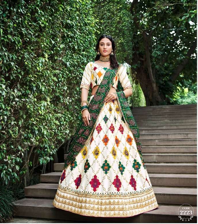 DESIGNER FANCY NEW TRENDY WHITE PARTY WEAR SILK LEHENGA CHOLI KF BRIDESMAID 2223