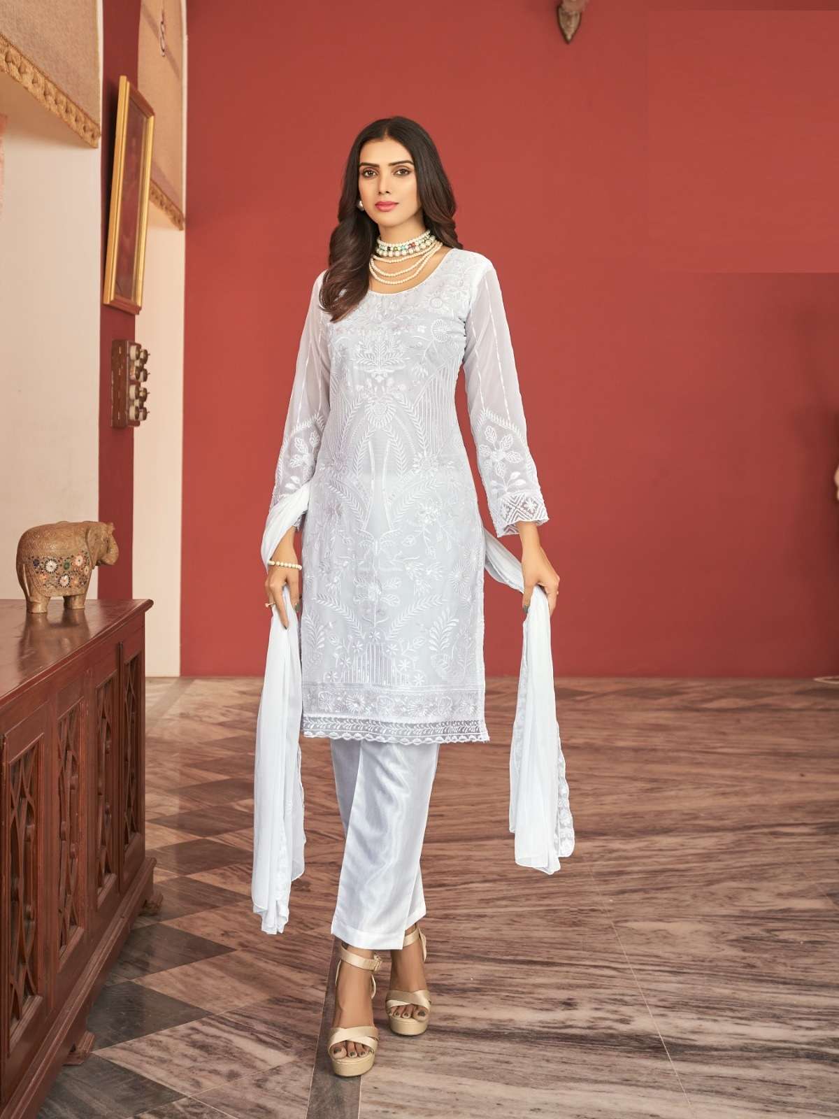 DESIGNER FANCY WEDDING PARTY WHITE PAKISTANI WEAR GEORGETTE SALWAR SUIT SABAH PAKIZA 2024