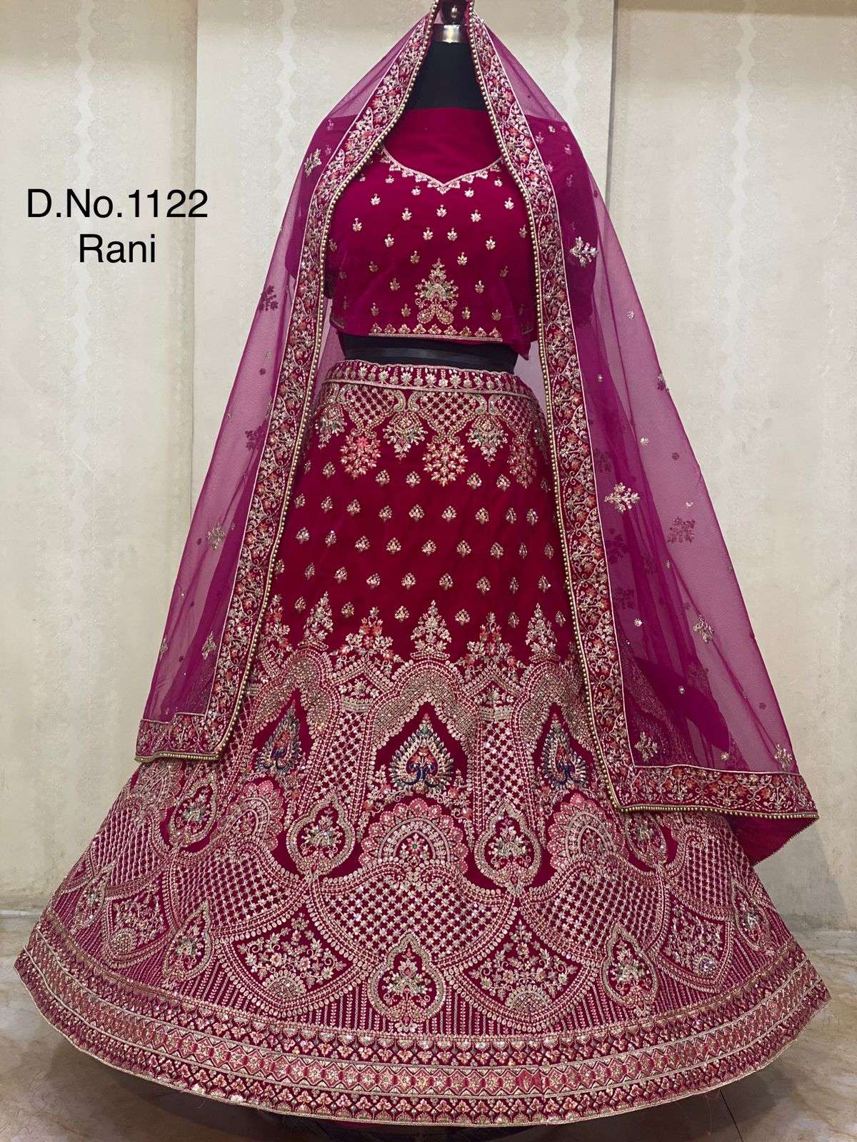 BOLLYWOOD DESIGNER BRIDAL WEDDING WEAR EXCLUSIVE NEW STYLE RANI LEHENGA IN VELVET FABRIC SM PC SENHORA 1122RN