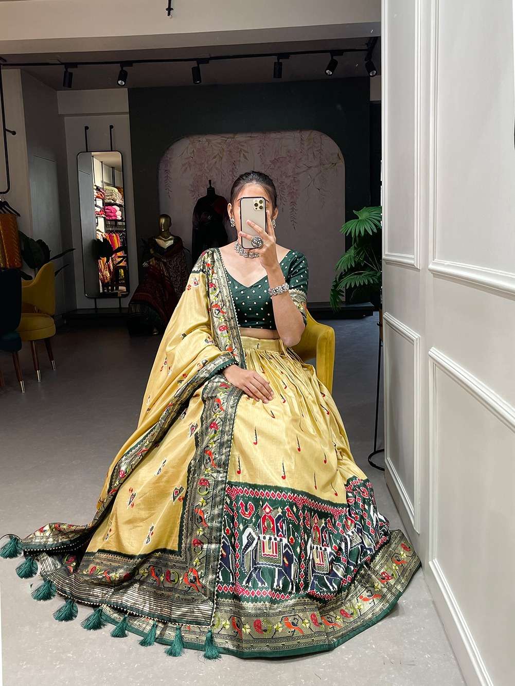 BOLLYWOOD DESIGNER TRENDY STYLISH FANCY PARTY WEAR YELLOW DOLA SILK LEHENGA CHOLI SHREEMATEE FASHION PC 1648CRM