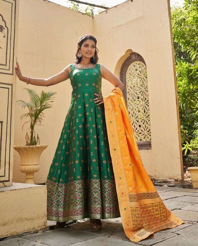 DESIGNER FANCY READYMADE JAQUARD GREEN SILK GOWN EXCLUSIVE FOR PARTY WEAR DST VIRAST BANARASIYA 1011