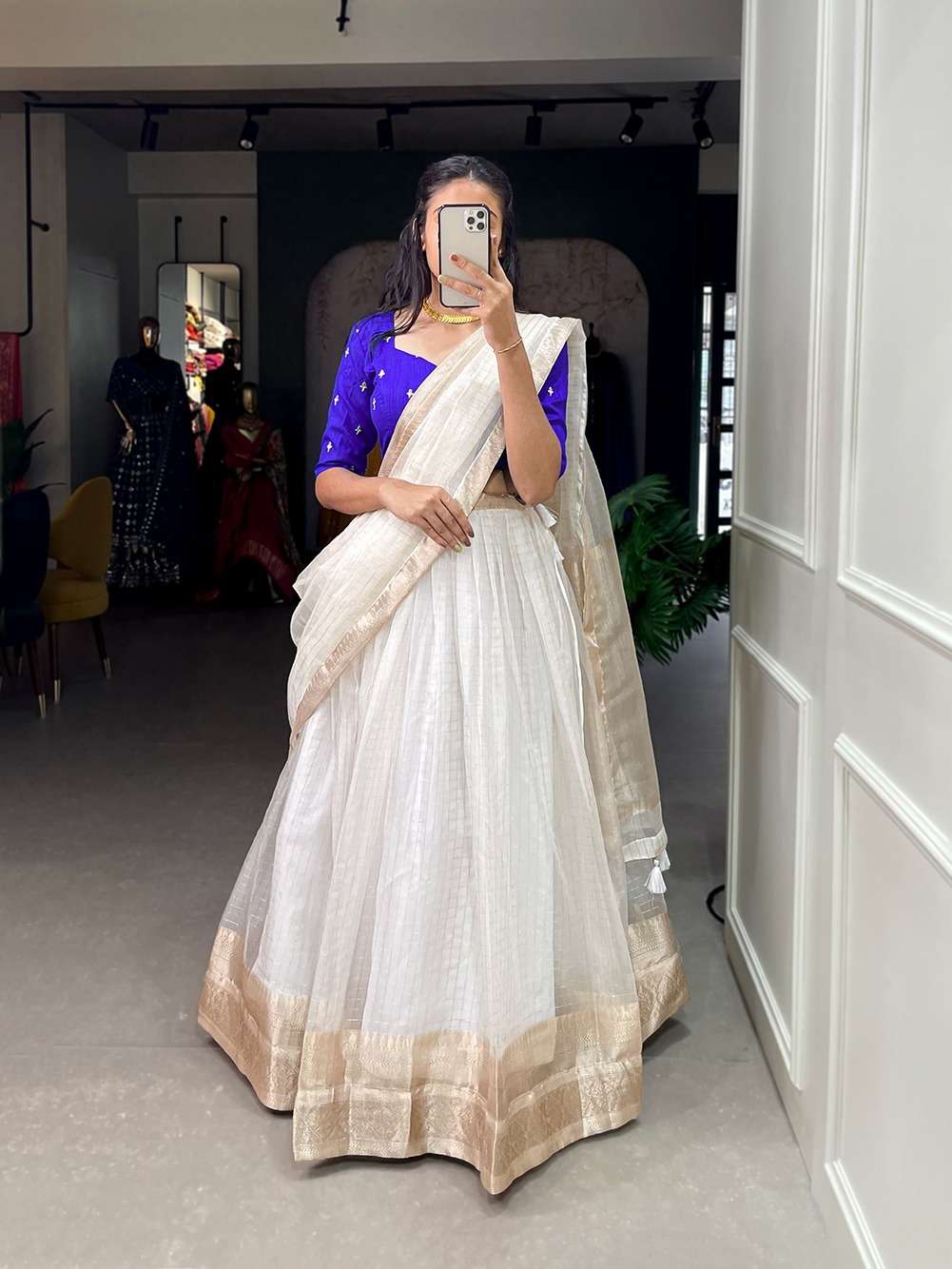 DESIGNER TRENDY STYLISH FANCY PARTY WEAR WHITE ORGANZA SILK LEHENGA CHOLI PC 2042B