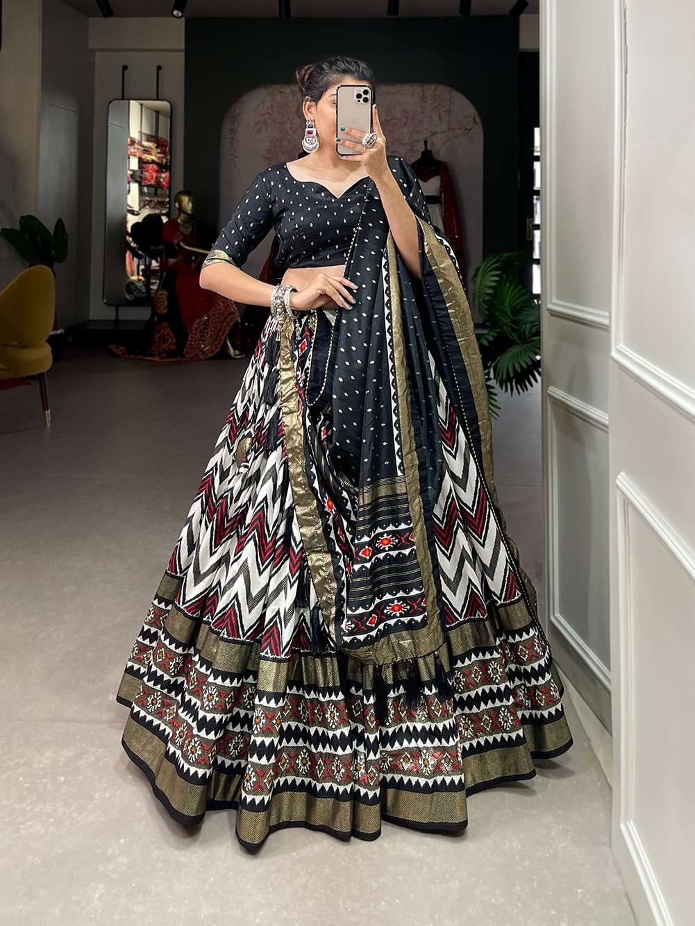 BOLLYWOOD DESIGNER TRENDY STYLISH FANCY PARTY NAVRATRI WEAR BLACK SILK LEHENGA CHOLI SHREEMATEE FASHION PC 1683C