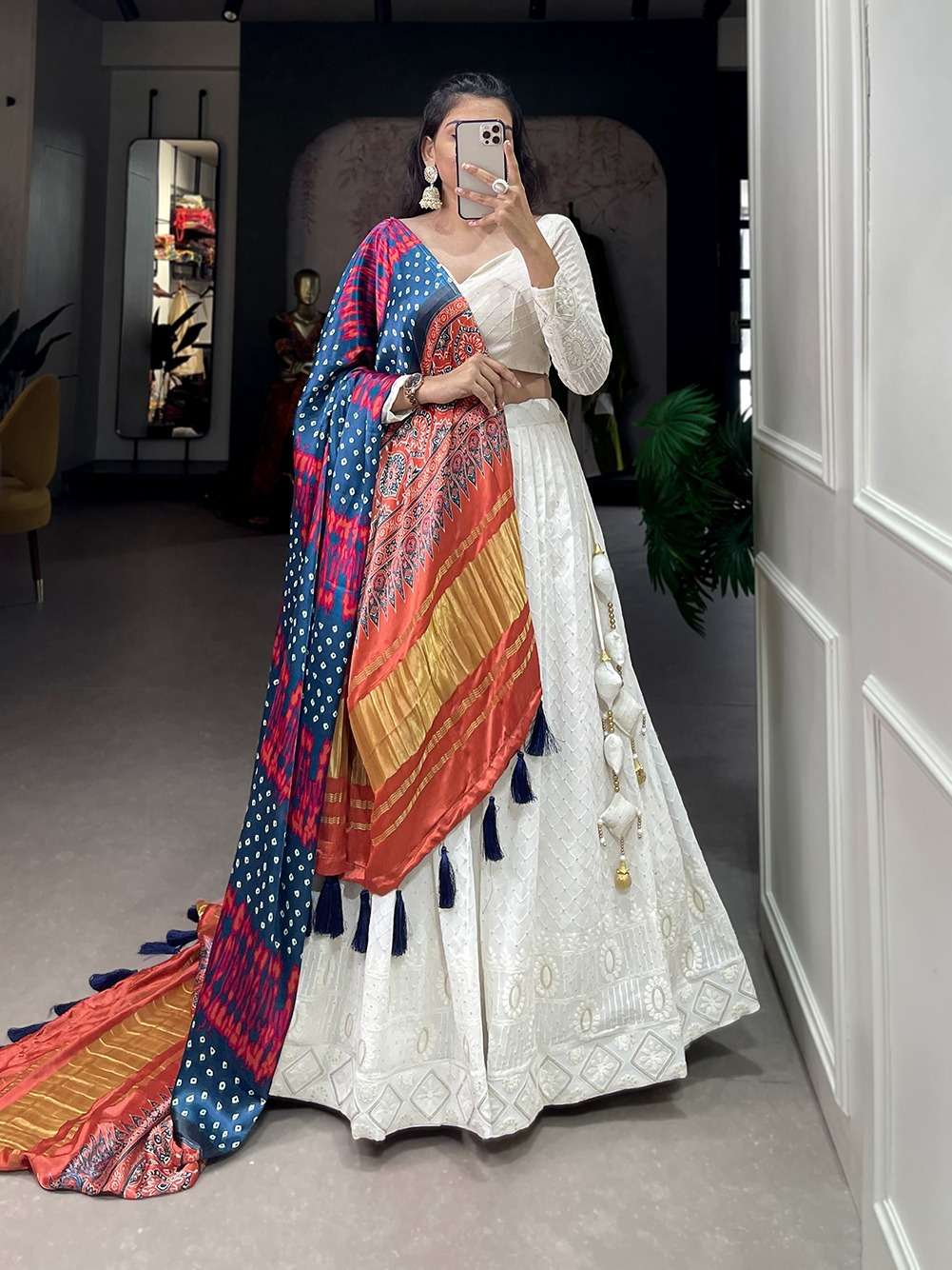 DESIGNER FANCY WEDDING PARTY WEAR WHITE NAVARATRI GEORGETTE LEHENGA CHOLI WITH GAJI SILK DUPATTA PC 1530B