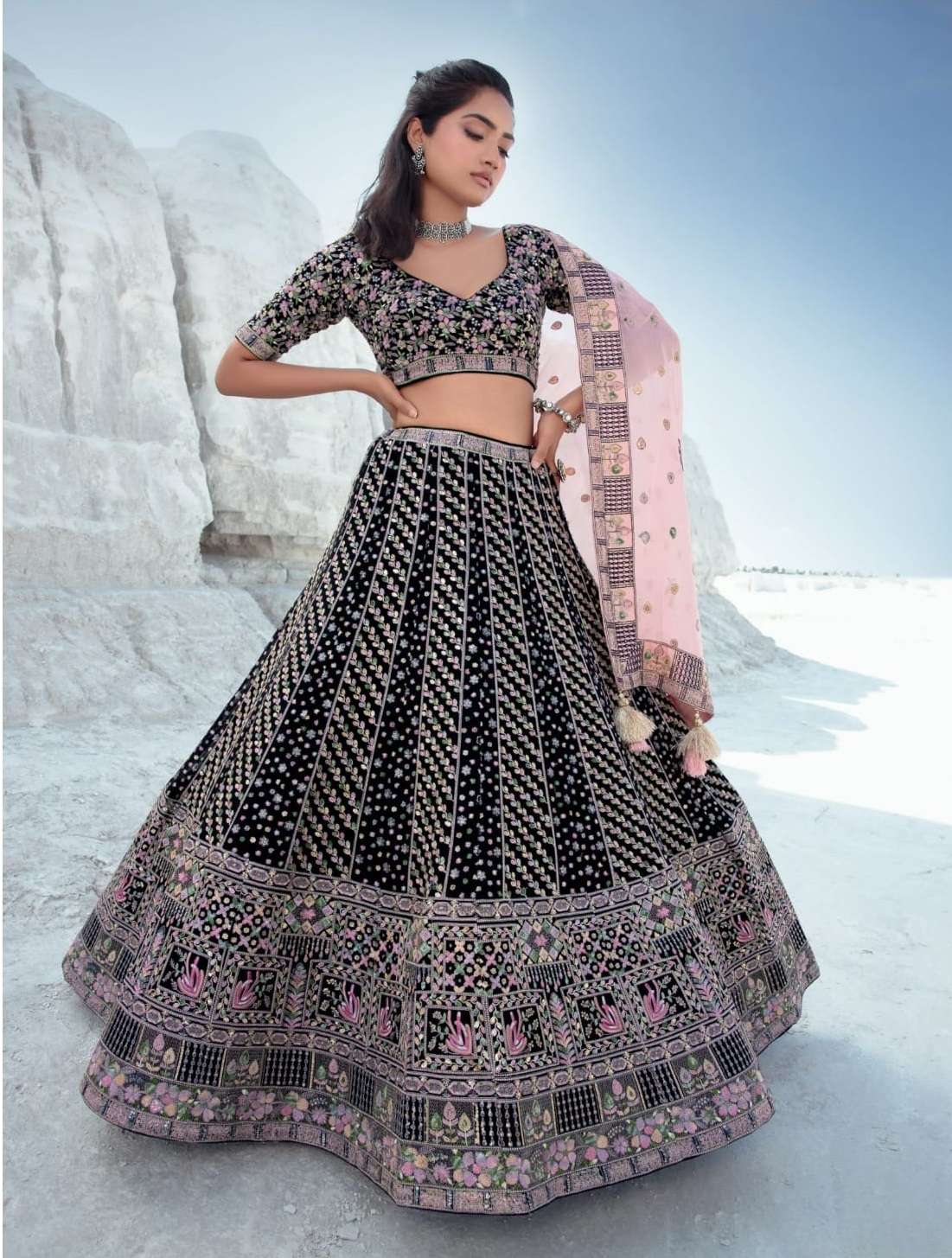 INDIAN BOLLYWOOD DESIGNER FANCY WEDDING PARTY WEAR PURE GEORGETTE BLACK LEHENGA WITH THREAD SEQUENCE LEHENGA CHOLI SM NAVKAR ELEMENTS 1