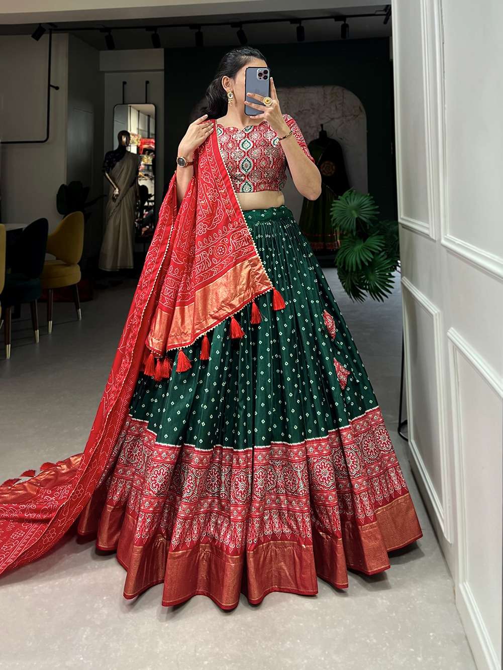 DESIGNER FANCY WEDDING PARTY WEAR INDIAN GREEN DOLA SILK LEHENGA CHOLI COLLECTION PC 1686A