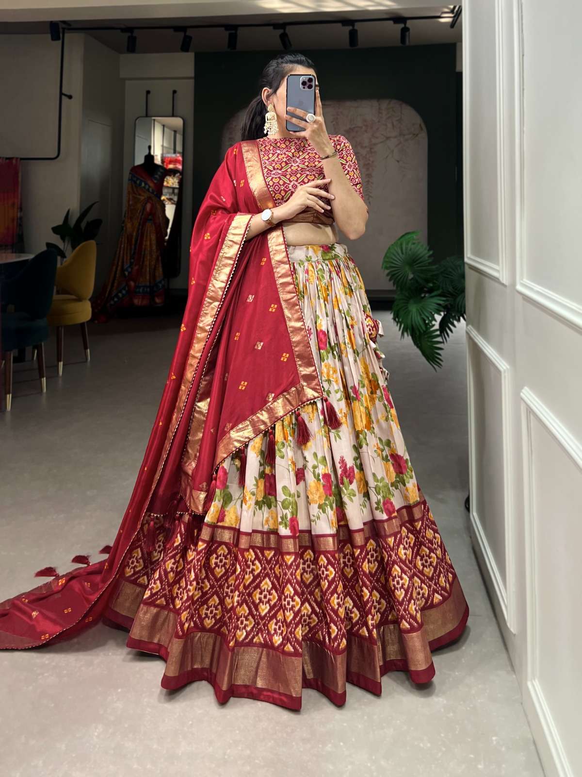 DESIGNER FANCY WEDDING PARTY WEAR INDIAN RED SILK LEHENGA CHOLI COLLECTION 1689A