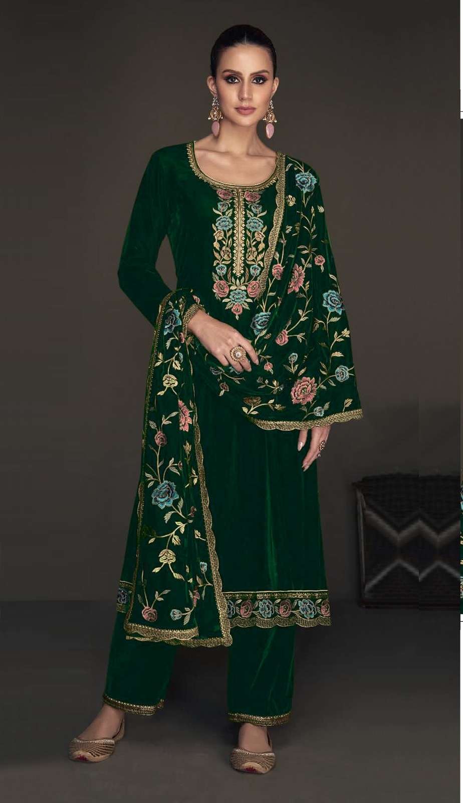 DESIGNER FANCY WEDDING PARTY WEAR PREMIUM VISCOSE VELVET GREEN STRAIGHT SALWAR SUIT CPR 2010E