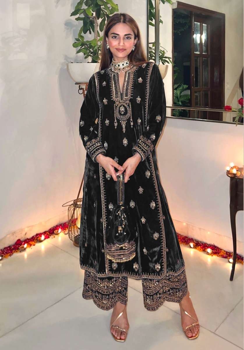 DESIGNER FANCY WEDDING PARTY WEAR PREMIUM VISCOSE VELVET BLACK SALWAR SUIT CPR 2003C