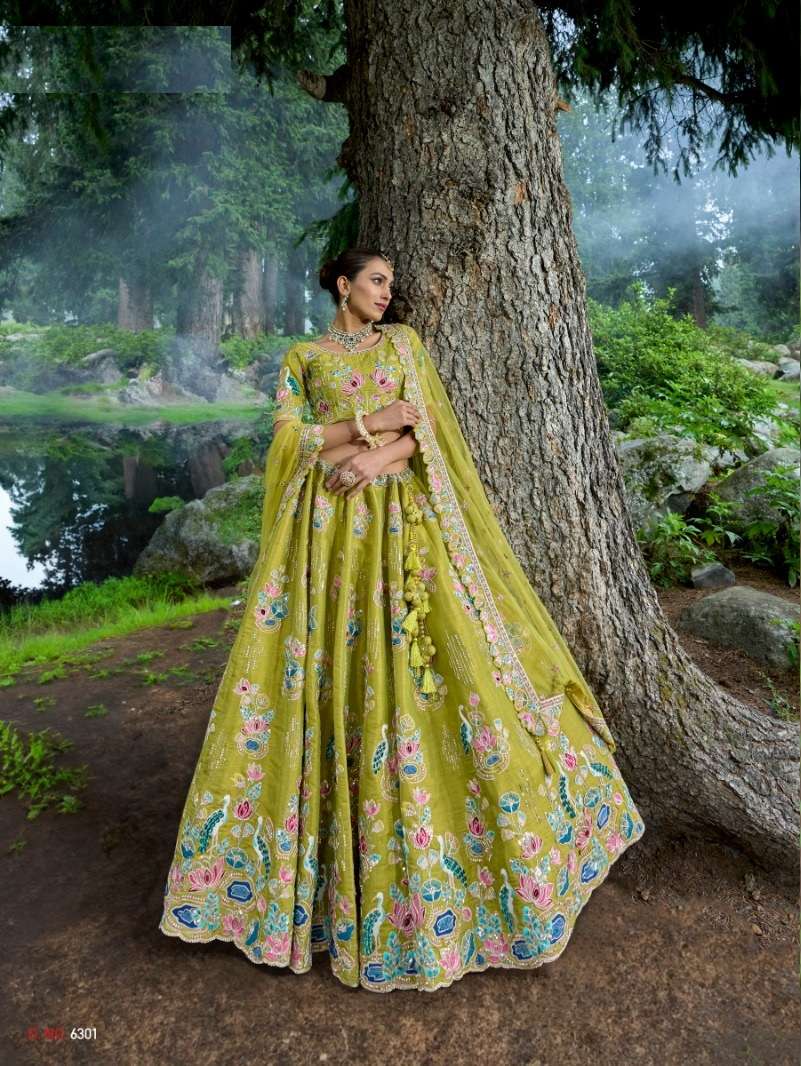 DESIGNER INDIAN BRIDAL WEDDING WEAR HEAVY BANARASI SILK PARROT GREEN LEHENGA CHOLI WITH AARI WORK TATHASTU SM 6301