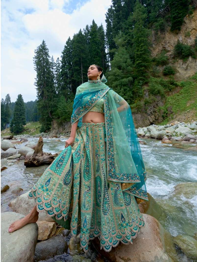 DESIGNER INDIAN BRIDAL WEDDING WEAR HEAVY BANARASI SILK GREEN LEHENGA CHOLI WITH AARI WORK TATHASTU SM 6303