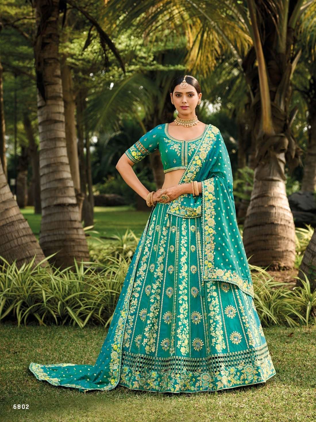 DESIGNER BRIDAL WEDDING WEAR HEAVY GREEN SILK LEHENGA CHOLI WITH AARI HAND WORK SM TATHASTU 6802