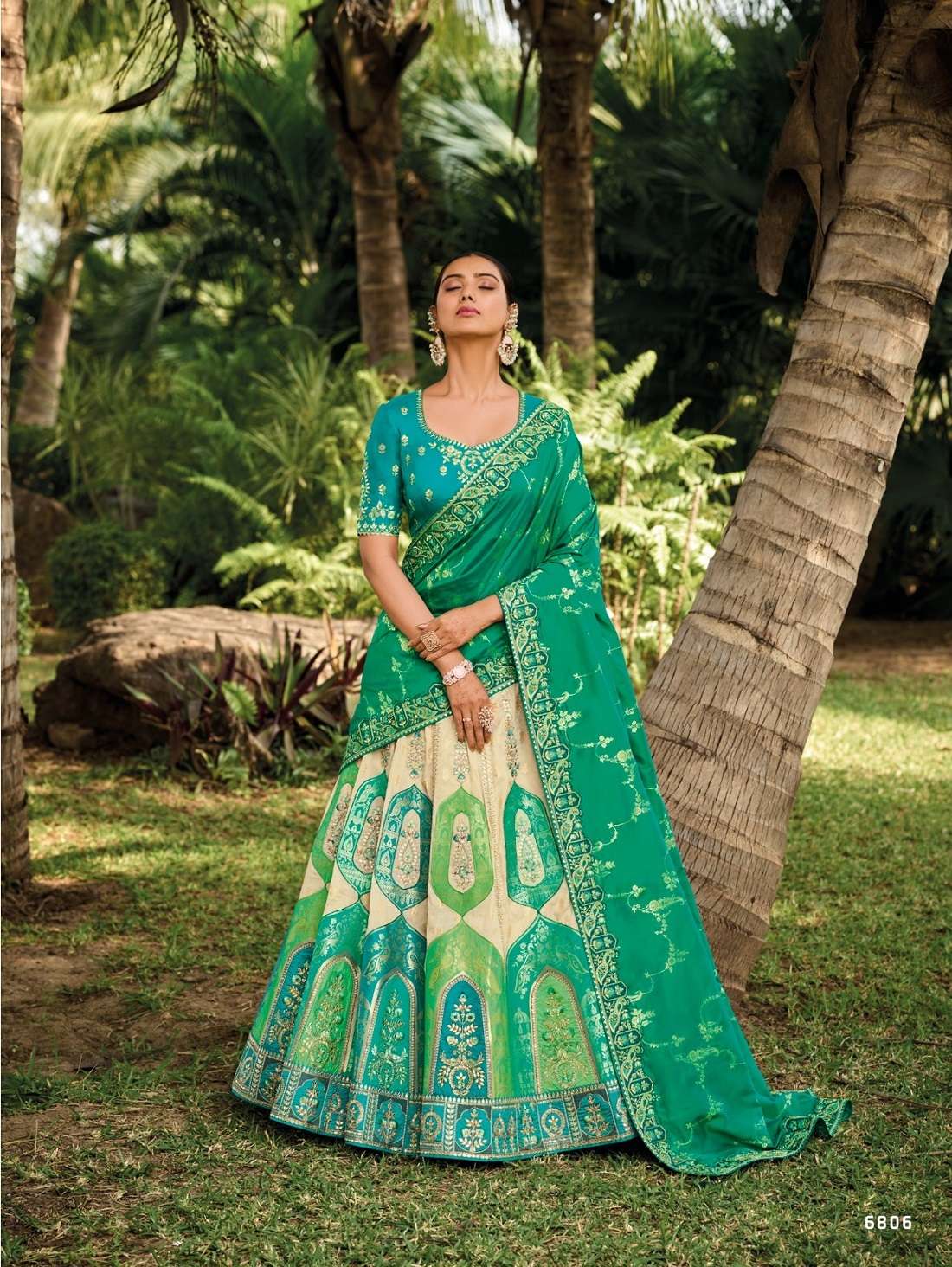 DESIGNER BRIDAL WEDDING WEAR HEAVY GREEN SILK LEHENGA CHOLI WITH AARI HAND WORK SM TATHASTU 6806