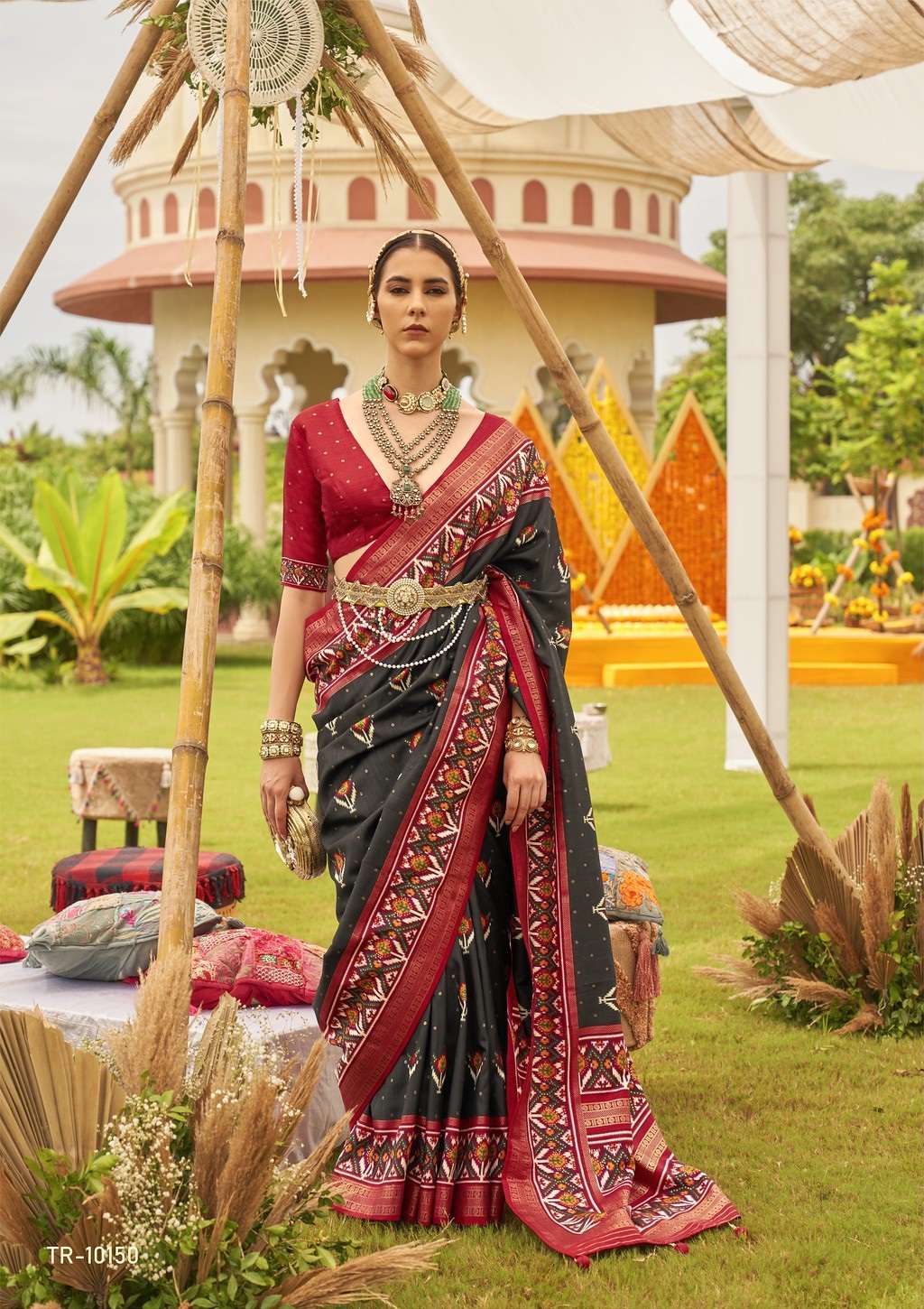 DESIGNER FANCY WEDDING PARTY WEAR INDIAN BANARASI SILK BLACK SAREE ONLINE SM TRIRATH VIVAH 10150