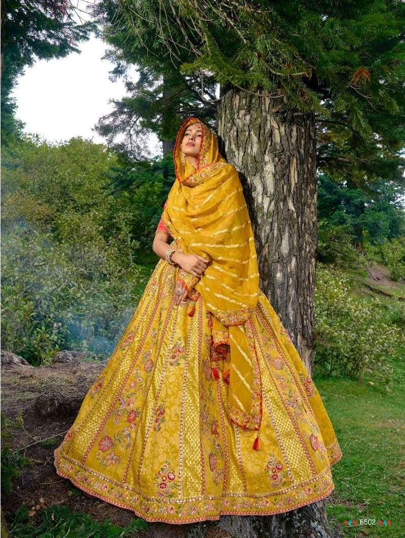 DESIGNER INDIAN BRIDAL WEDDING WEAR HEAVY YELLOW BANARASI SILK LEHENGA CHOLI WITH AARI WORK TATHASTU SM 6502