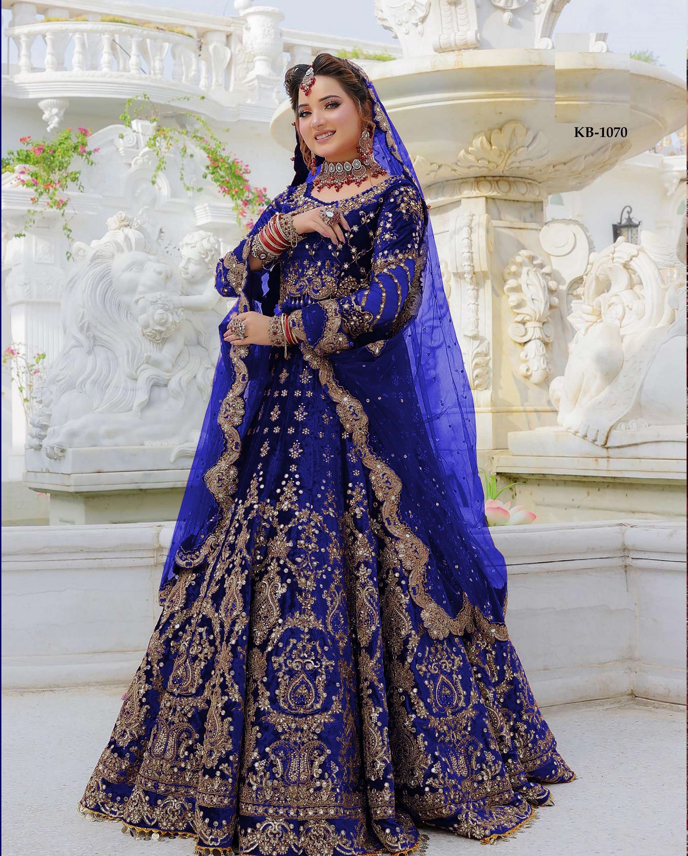 PREMIUM DESIGNER FANCY BOLLYWOOD STYLE BLUE WEDDING BRIDAL LEHENGA CHOLI IN VELVET KB1070B