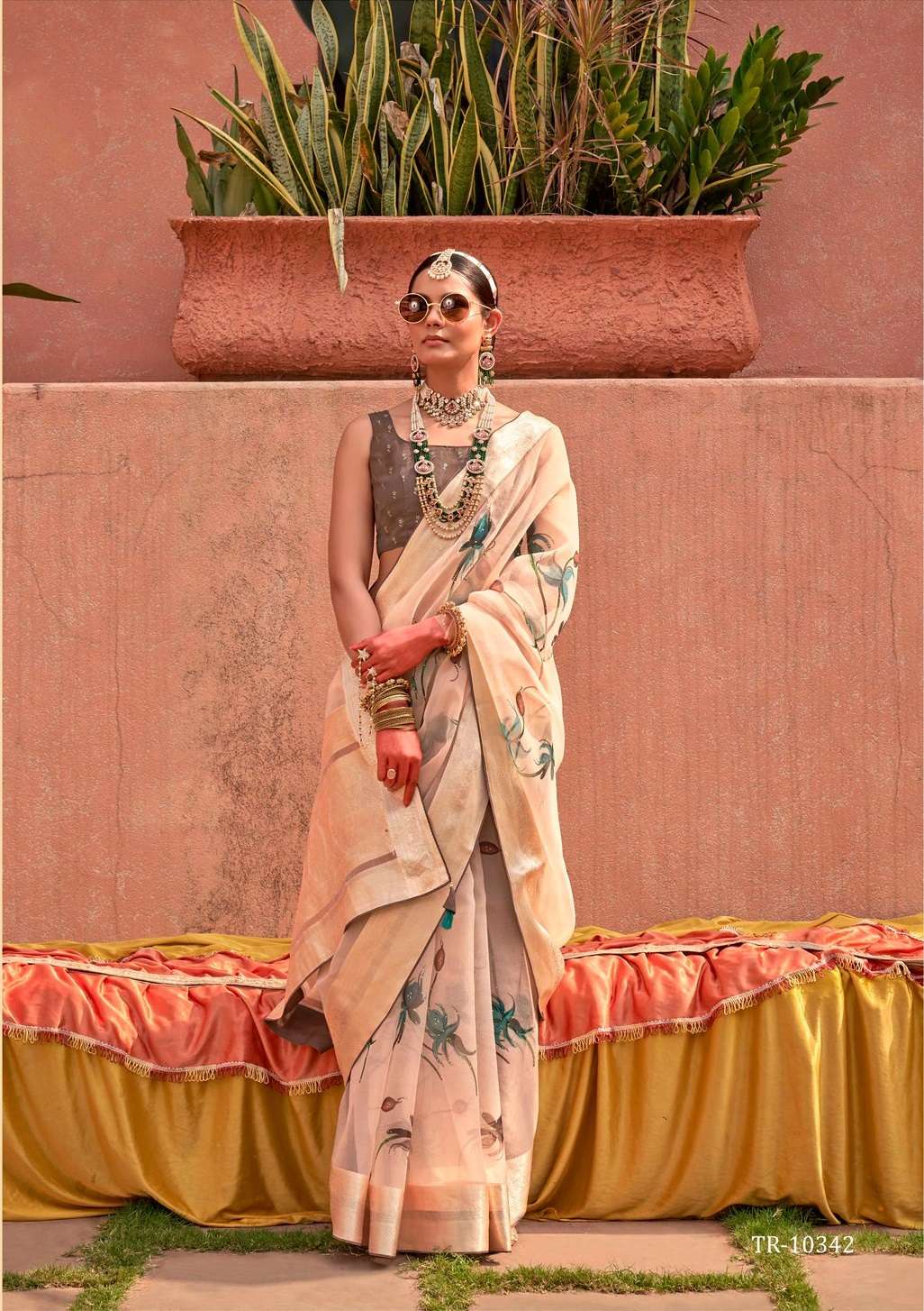 DESIGNER FANCY WEDDING PARTY WEAR INDIAN BEIGE SILK SAREE SM TRRTH GEETANJLI 10342