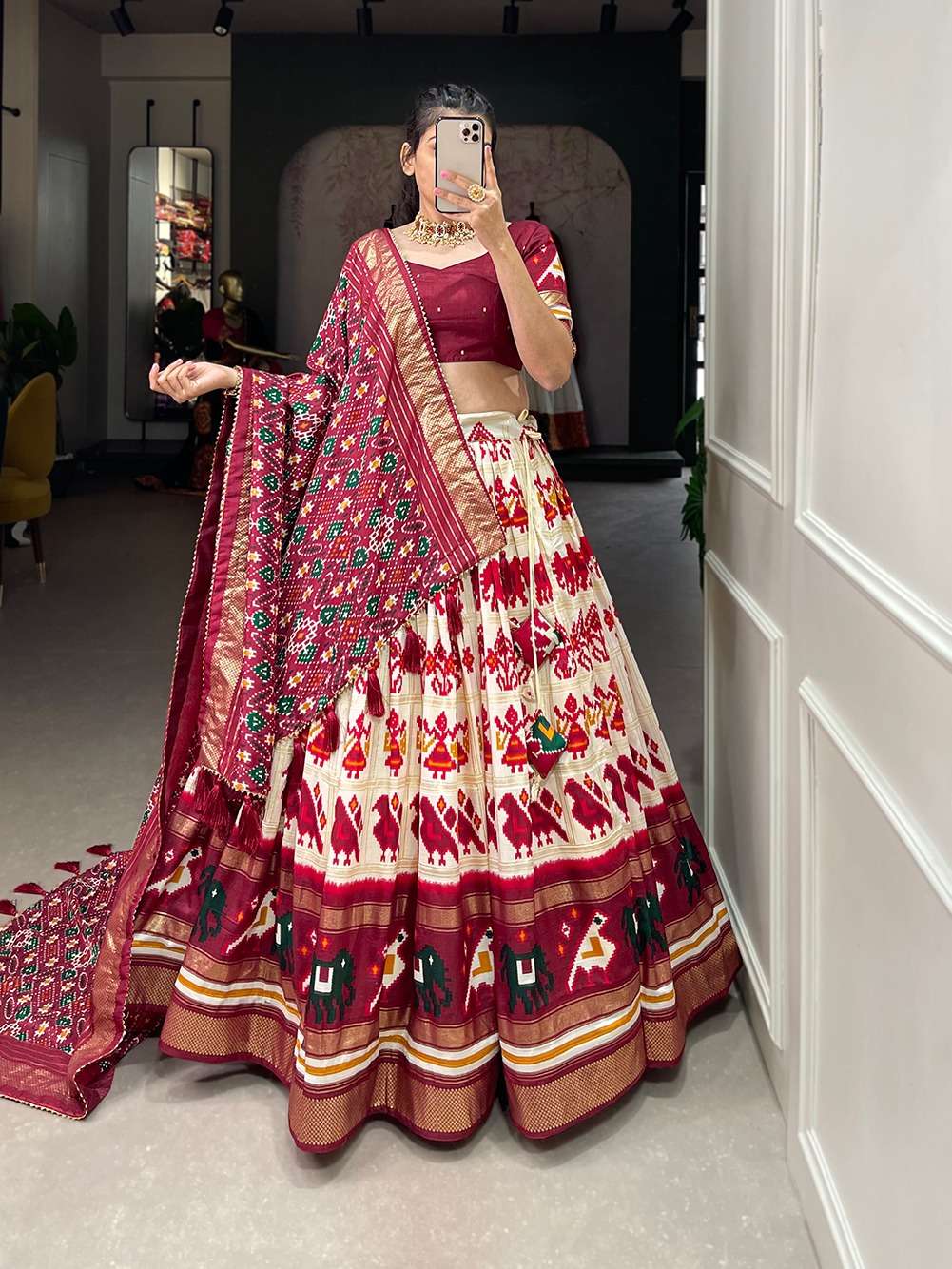 DESIGNER FANCY WEDDING PARTY WEAR RED SILK LEHENGA CHOLI WITH DUPATTA FOR NAVRATRI PC 1685