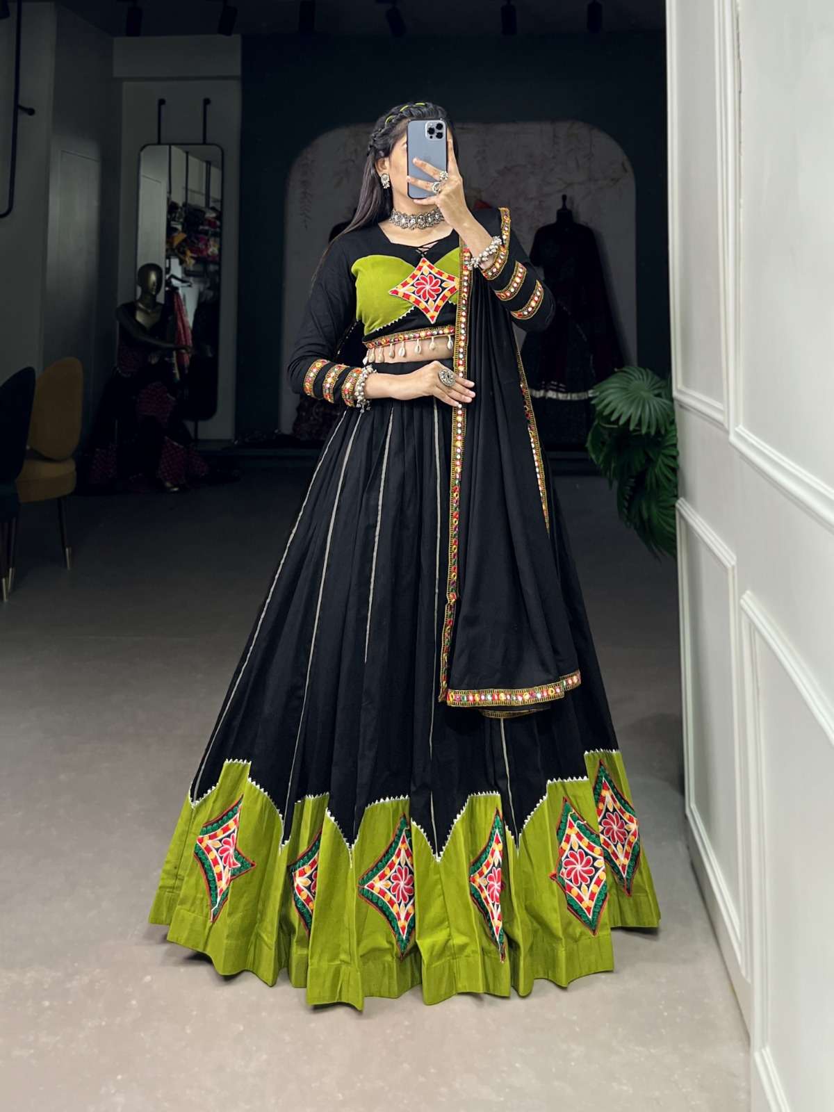 HEAVY PURE COTTON READY TO WEAR BLACK GREEN NAVRATRI LEHENGA CUM GAMTHI LEHENGA MIRROR WORK CHOLI PC 1656