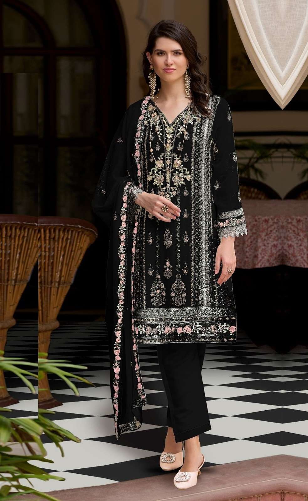 NDIAN DESIGNER FANCY WEDDING PARTY WEAR BLACK GEORGETTE PAKISTANI STRAIGHT SALWAR SUIT SRH 1112 A