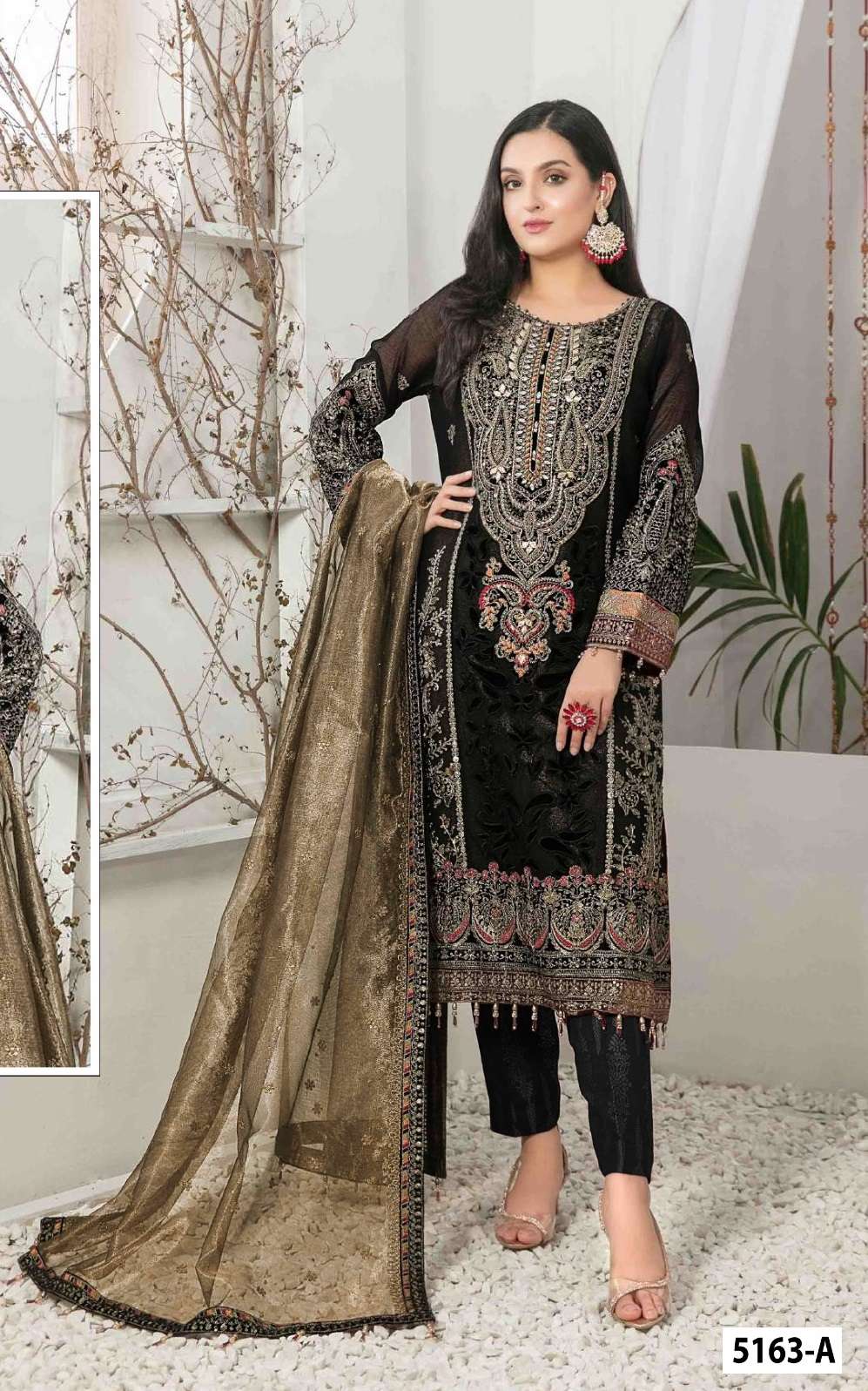 DESIGNER WEDDING PARTY WEAR STRAIGHT BLACK PAKISTANI VELVET SALWAR SUIT JG 5163 A