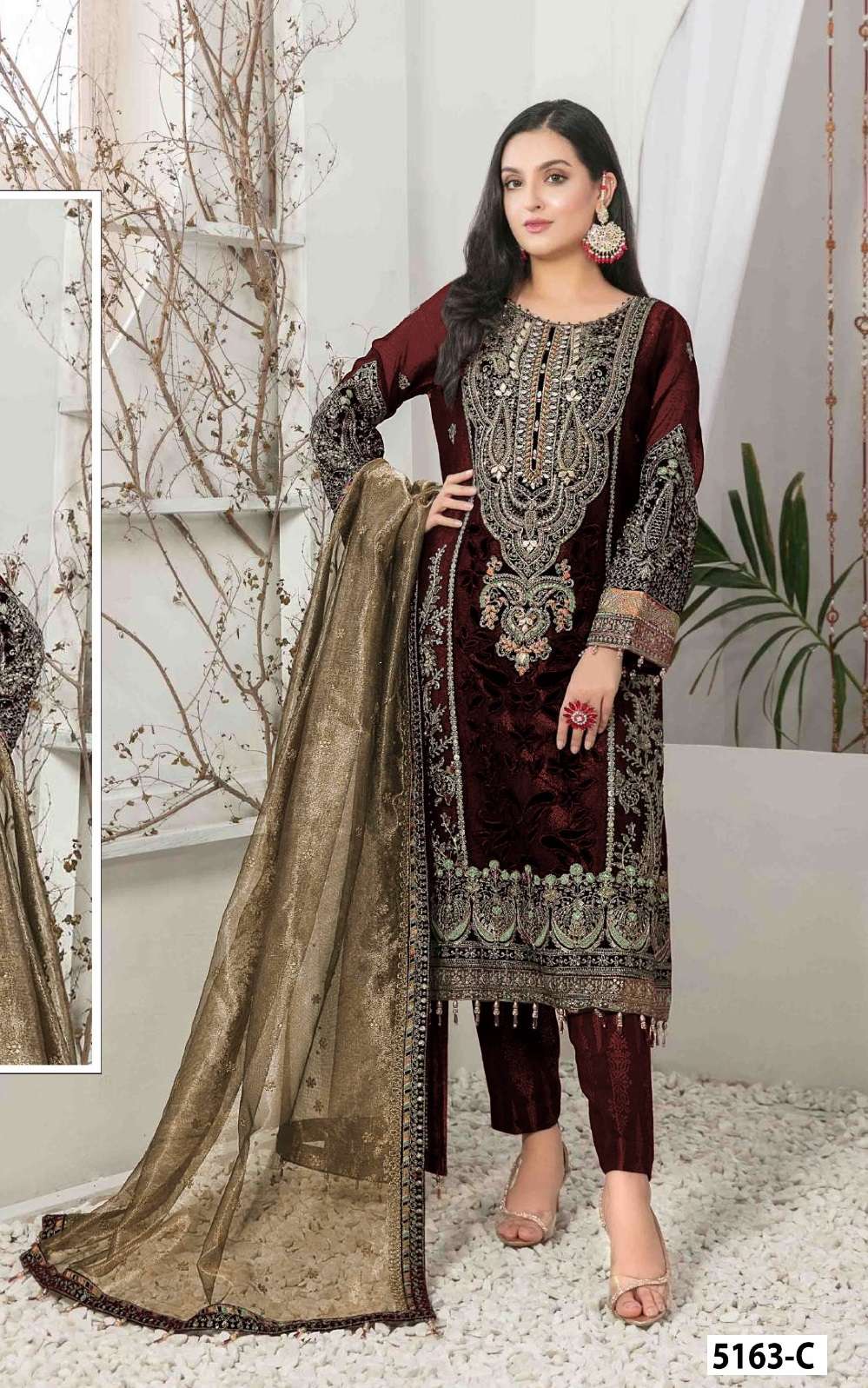 DESIGNER WEDDING PARTY WEAR STRAIGHT RED PAKISTANI VELVET SALWAR SUIT JG 5163 C