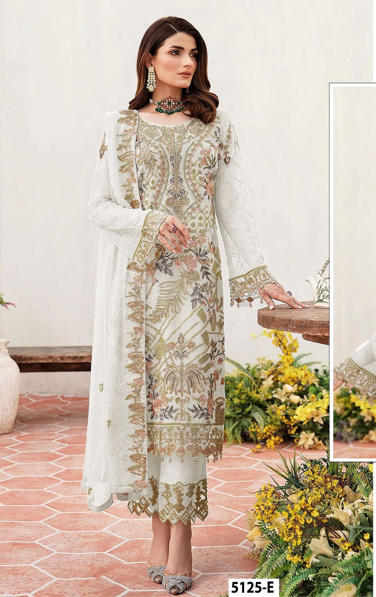 DESIGNER WEDDING PARTY WEAR STRAIGHT FAUX GEORGETTE WHITE PAKISTANI SALWAR SUIT JG 5125 E