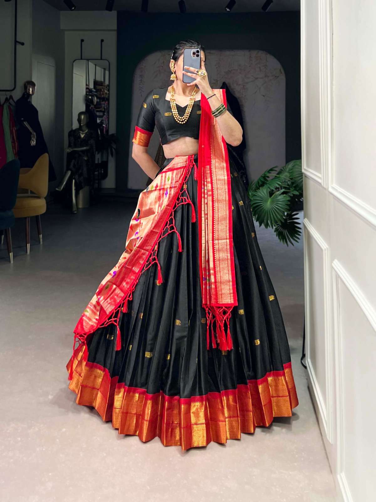INDIAN DESIGNER BOLLYWOOD WEDDING PARTY WEAR BLACK JACQUARD SILK LEHENGA CHOLI LB 2017 B