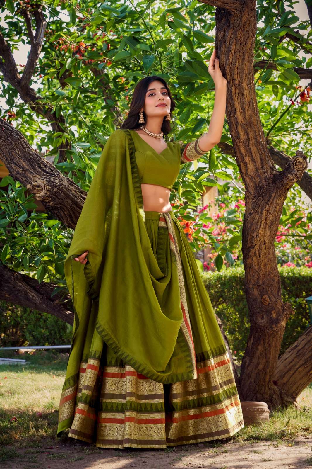 INDIAN DESIGNER BOLLYWOOD WEDDING PARTY WEAR PURE CHANDERI GREEN LEHENGA CHOLI LB 1902 B