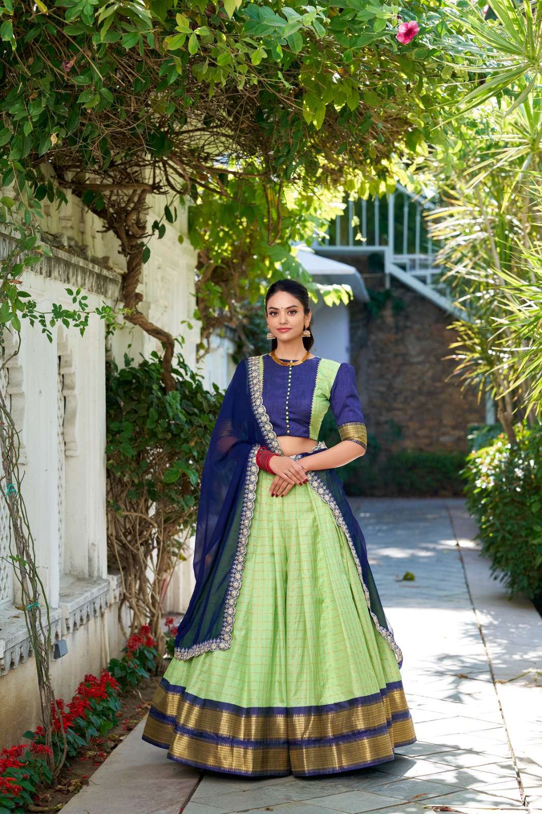 DESIGNER SOUTH WEDDING FANCY FABRIC GREEN SILK LEHENGA CHOLI COLLRCTION LNB 2010 B