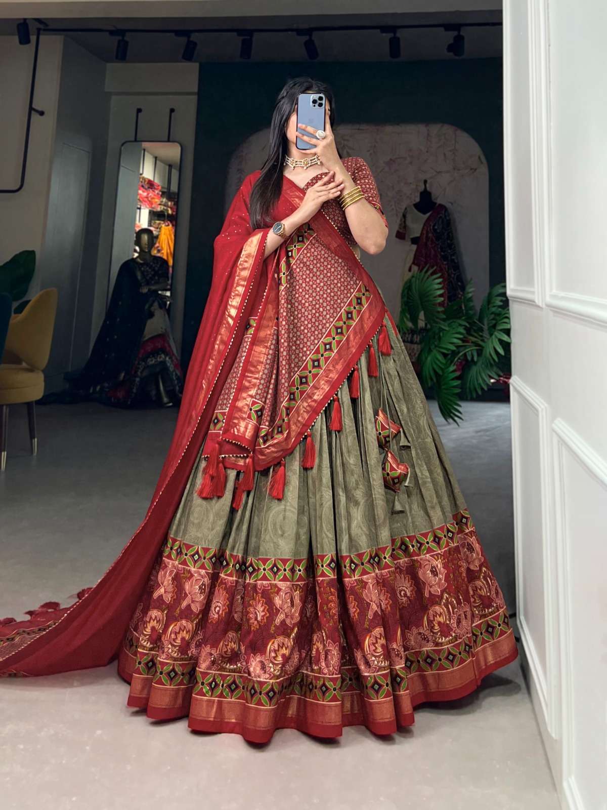 INDIAN DESIGNER BOLLYWOOD WEDDING PARTY WEAR RED GREEN TUSSAR SILK LEHENGA CHOLI LNB 1208 E