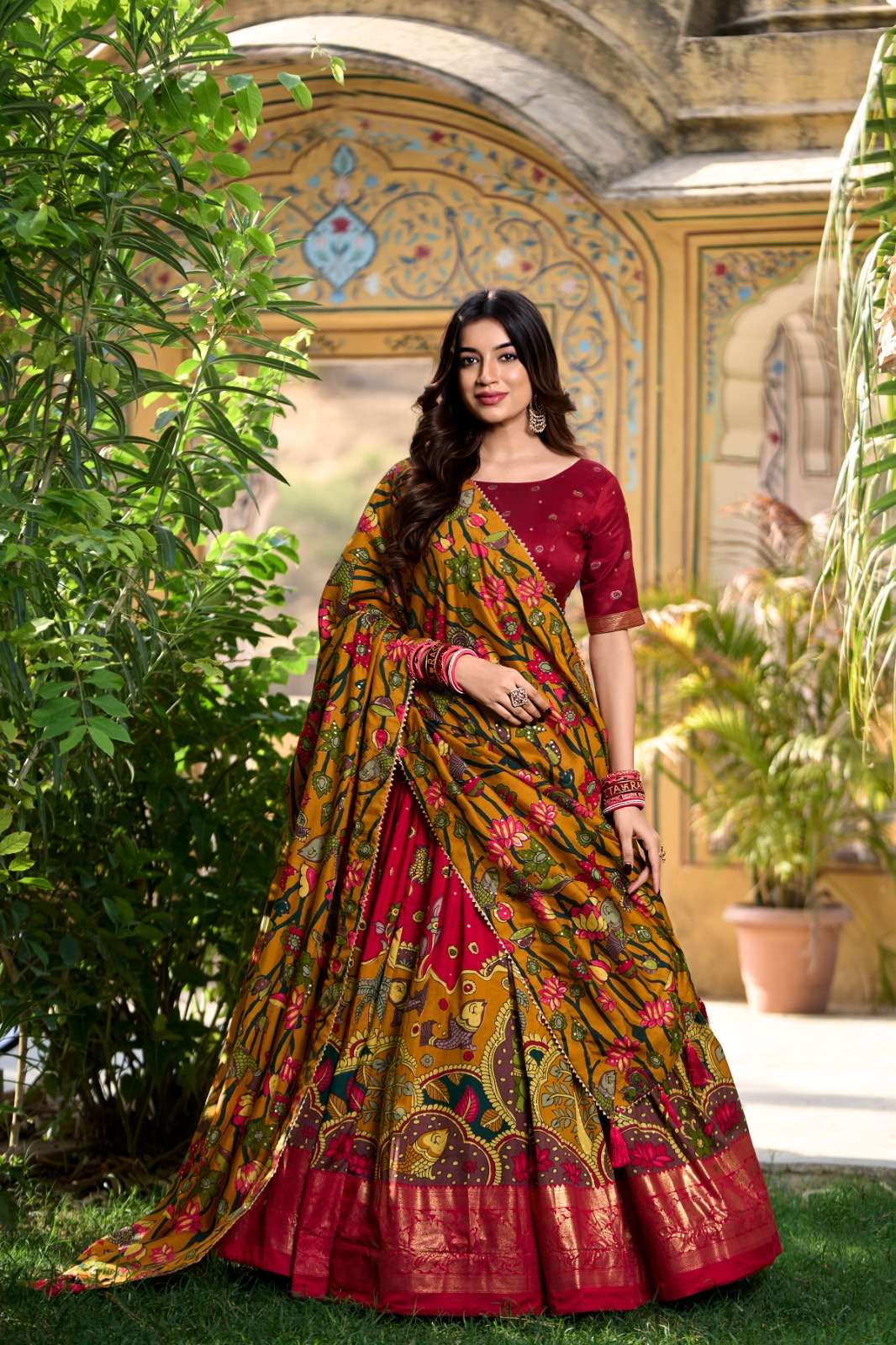 INDIAN DESIGNER BOLLYWOOD WEDDING PARTY WEAR TUSSAR SILK RED LEHENGA CHOLI NAVRATRI CHOLI LNB 1219 D