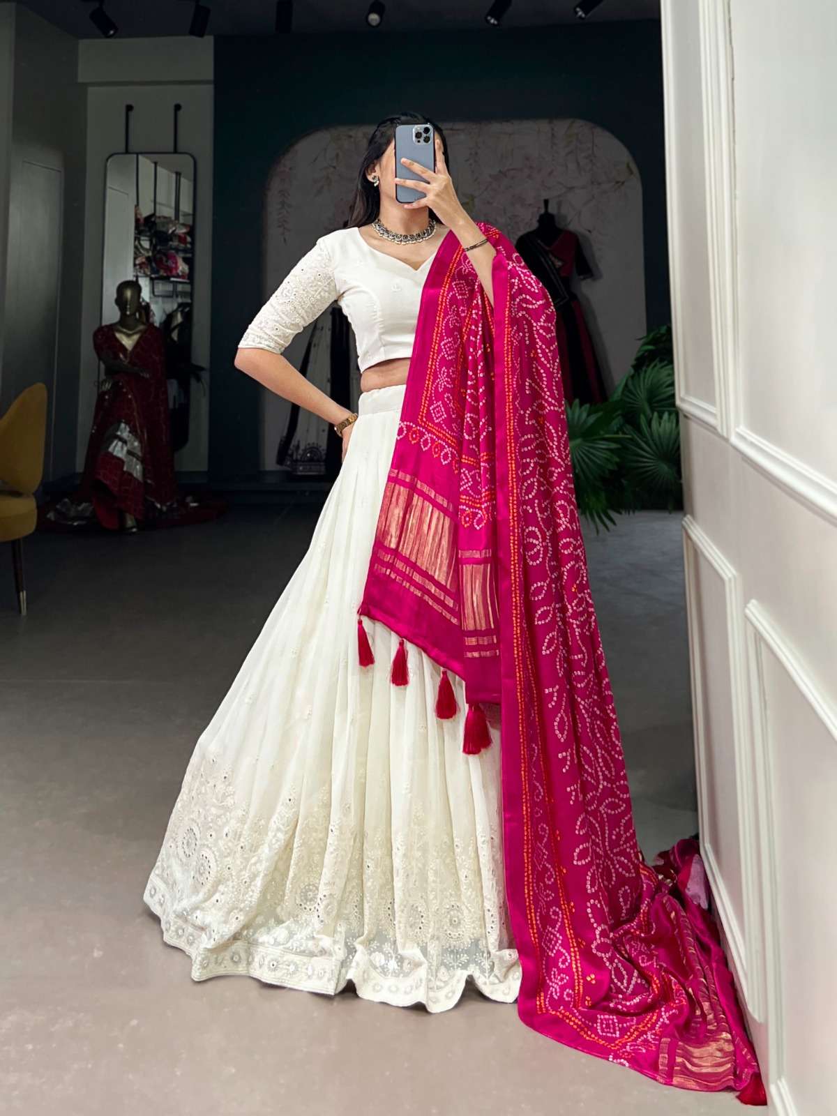 LATEST DESIGNER NAVRATRI WEDDING PARTY WEAR WHITE LEHENGA CHOLI LNB 1501 G