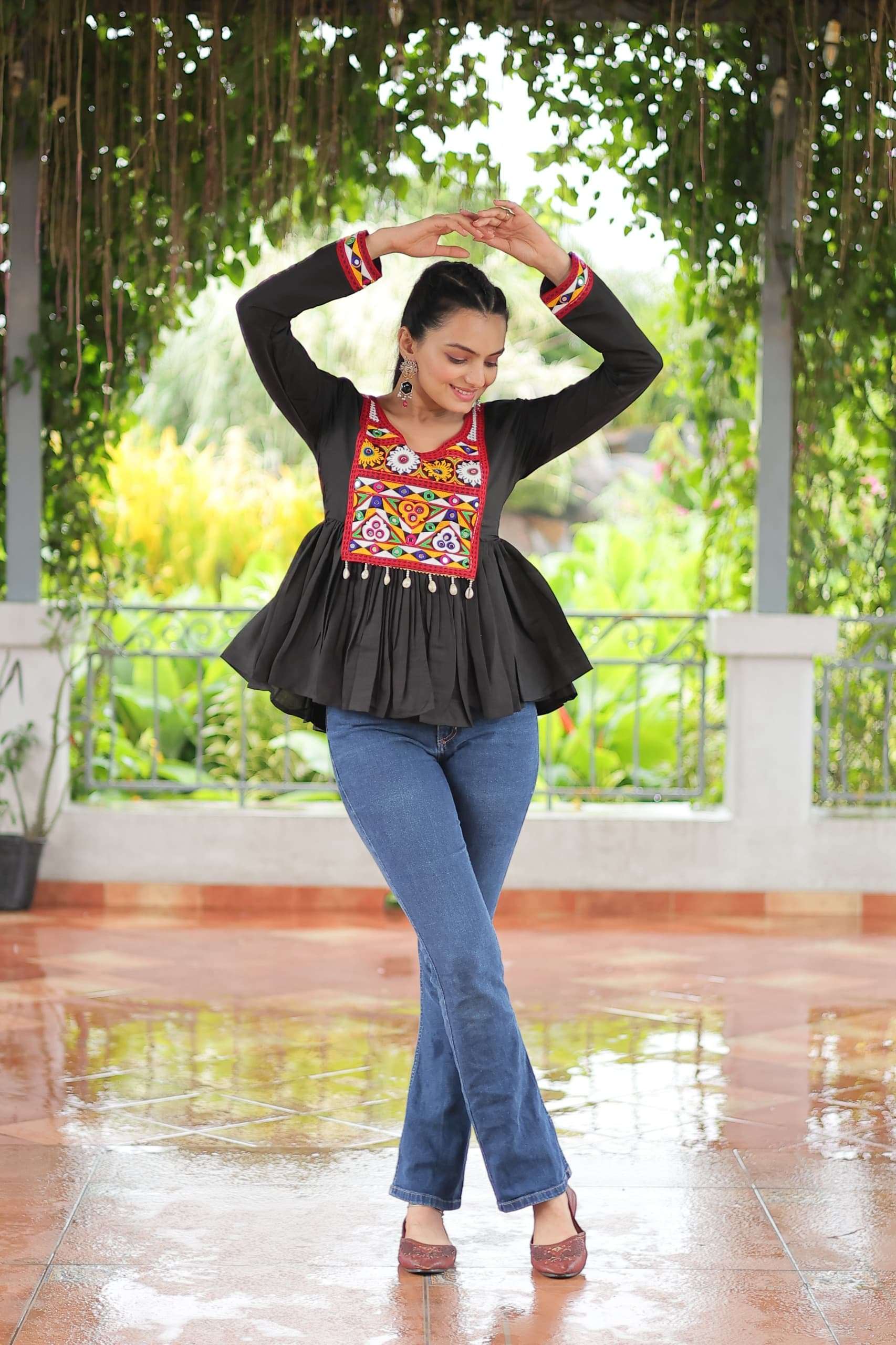 DESIGNER BLACK NAVRATRI WEAR TOP WITH THREAD WORK IN ROMAN SILK FABRIC LW 9254 C