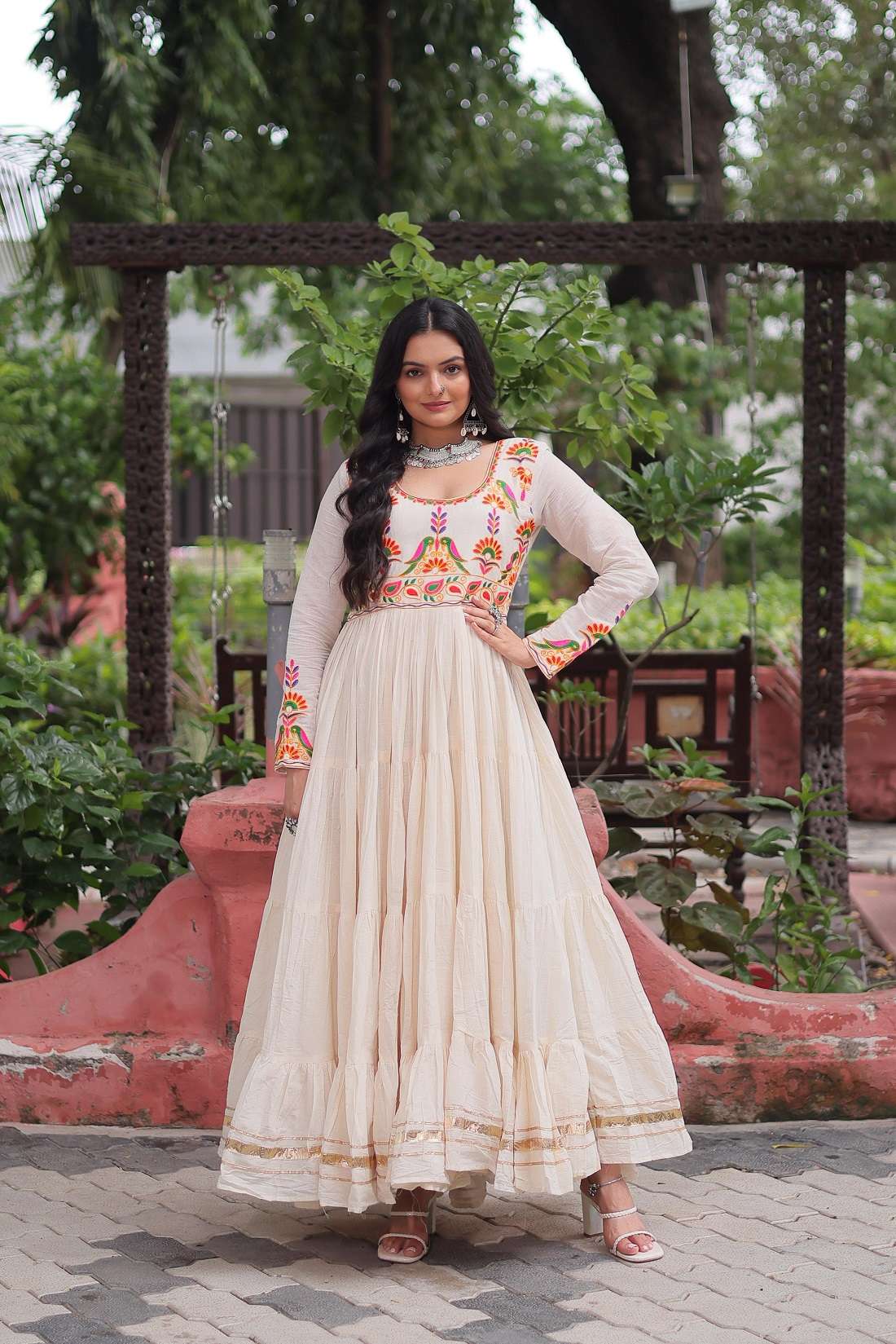 DESIGNER READYMADE NAVRATRI WEAR WHITE ANARKALI GOWN KURTI IN RAYON COTTON LW 9264
