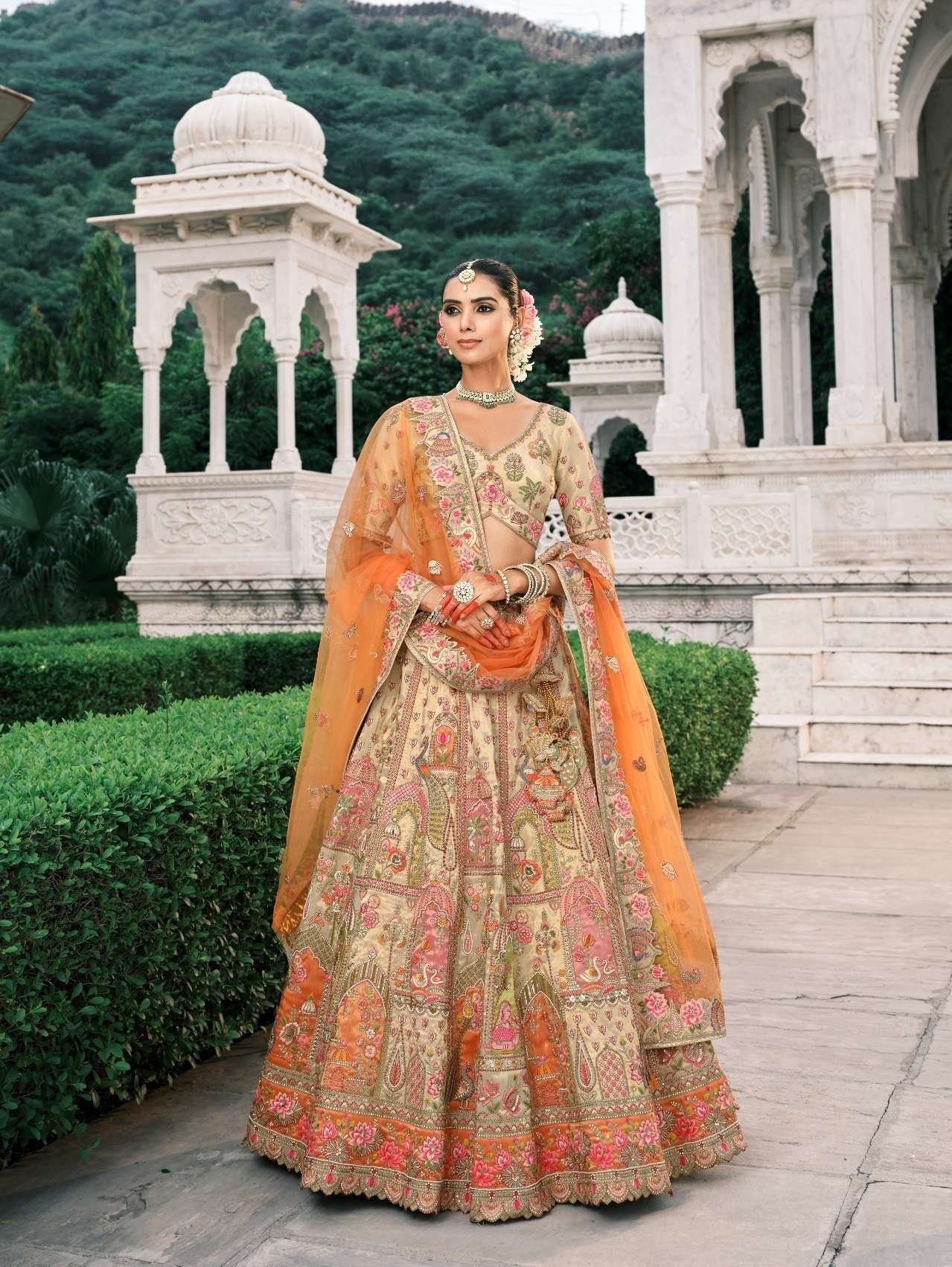 DESIGNER WEDDING WEAR INDIAN HEAVY BEIGE SILK LEHENGA CHOLI WITH NET DUPATTA SM TATHASTU 7903