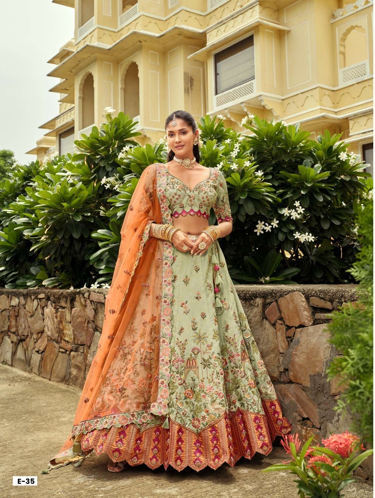 DESIGNER WEDDING BRIDAL WEAR INDIAN HEAVY SILK GREEN LEHENGA CHOLI WITH NET DUPATTA SM TATHASTU 35